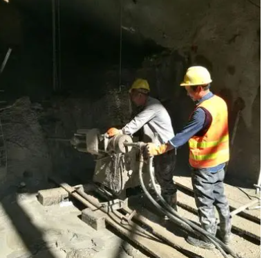 和政水下抗分散灌浆料特点 水下不分散注浆料介绍